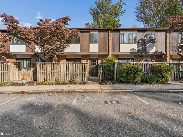 18 Pine Bark Ct #18, Cockeysville, MD 21030