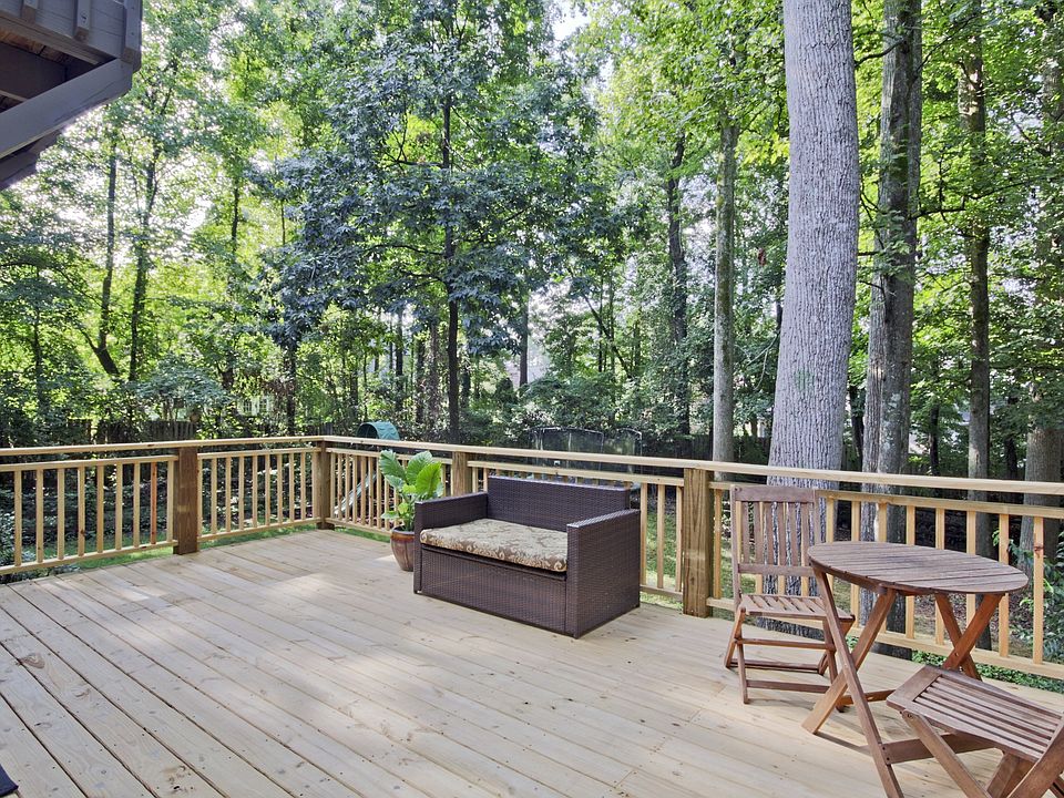 2nd image of 440 Millbank Pl