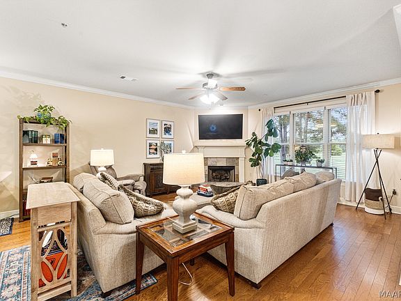 3rd image of 19 Whitewater Way