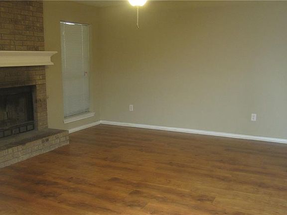 2nd image of 1820 Carrington Dr