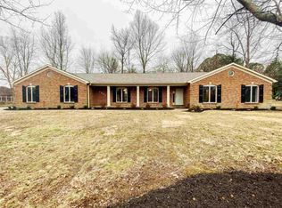 2821 Oak View Ct, Evansville, IN 47711