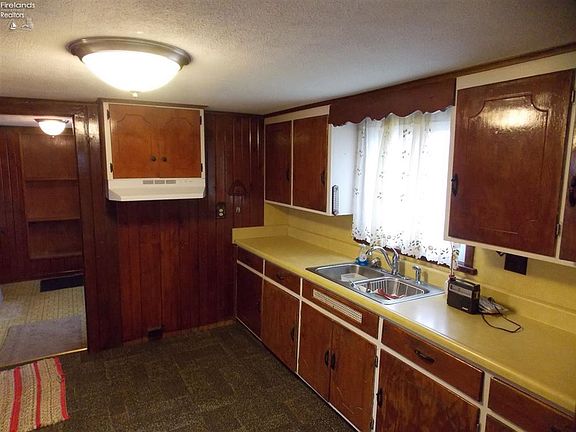 4th image of 912 McKinley St