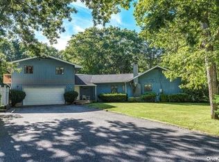 8 Delacey Ave, East Quogue, NY 11942