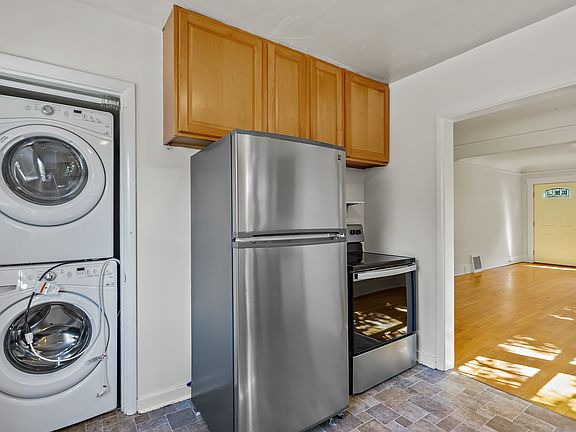 2nd image of 816 NW Market St Unit A