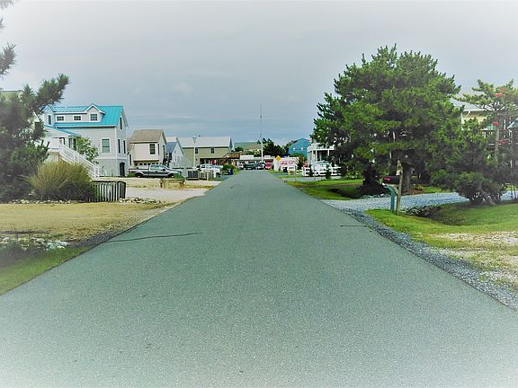 3rd image of 31 High Tide Ln