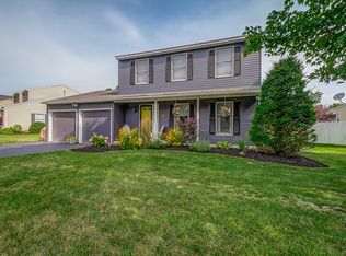 7241 Kendall Dr E, East Syracuse, NY 13057