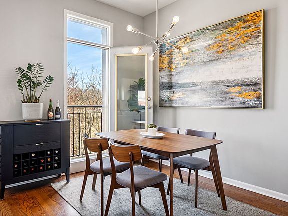 2nd image of 1511 W Montrose Ave APT 3W