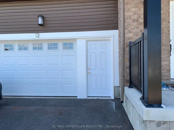 72 Mabern St #Basement, Barrie, ON L9J 0J2