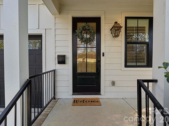 2nd image of 3017 Palm Ave