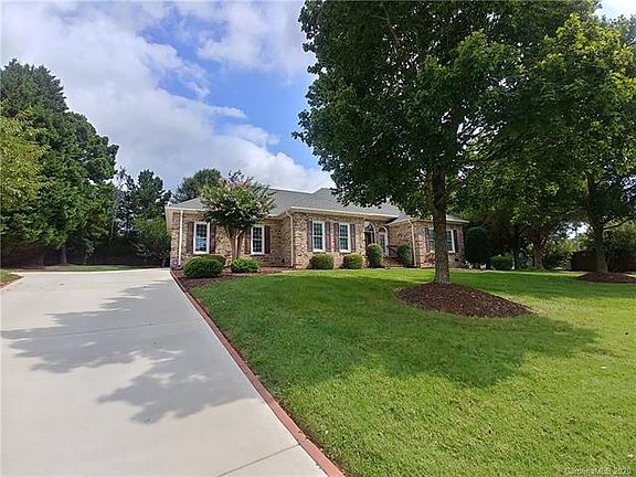 3rd image of 1266 Lochshire Ln