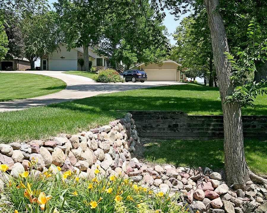 2nd image of 16132 Highway 86