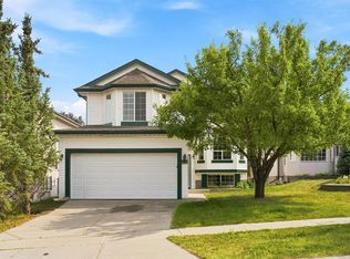 9216 Edgebrook Dr NW, Calgary, AB T3A 5T5