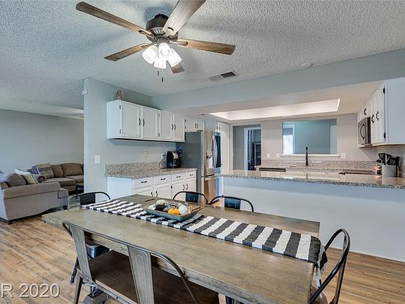 4th image of 3617 Oakglen Ct