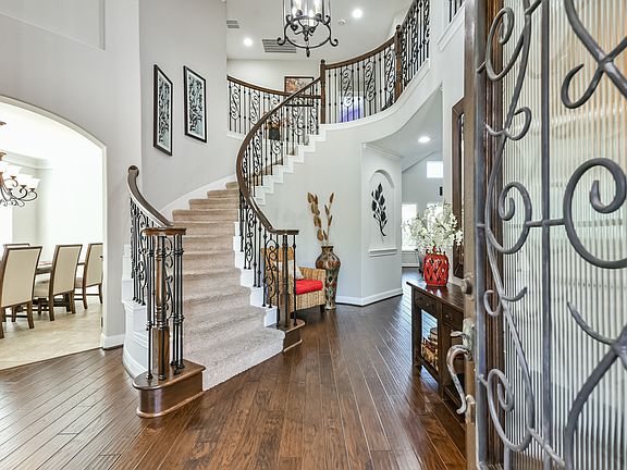 5th image of 10119 Hutton Park Dr