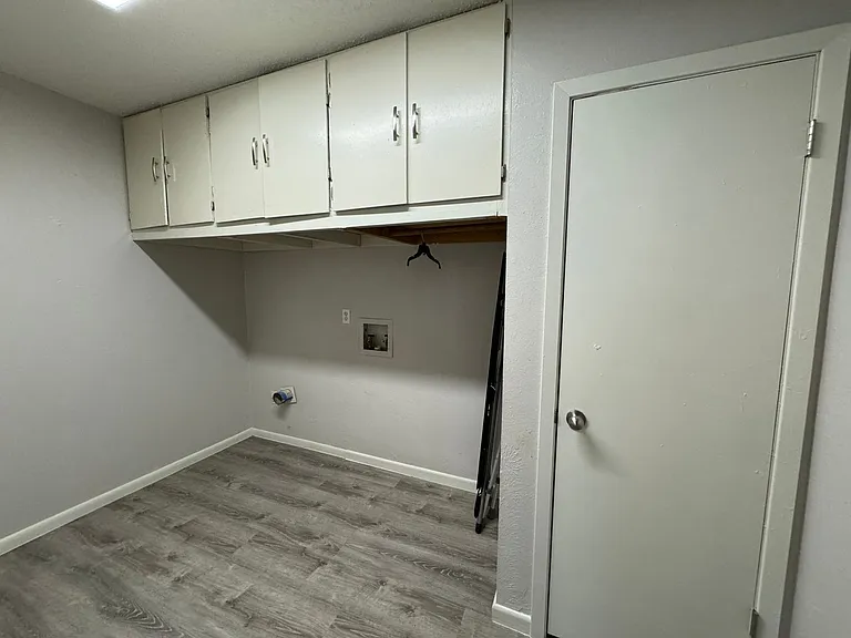 1402 Hammond Dr — Photo 33