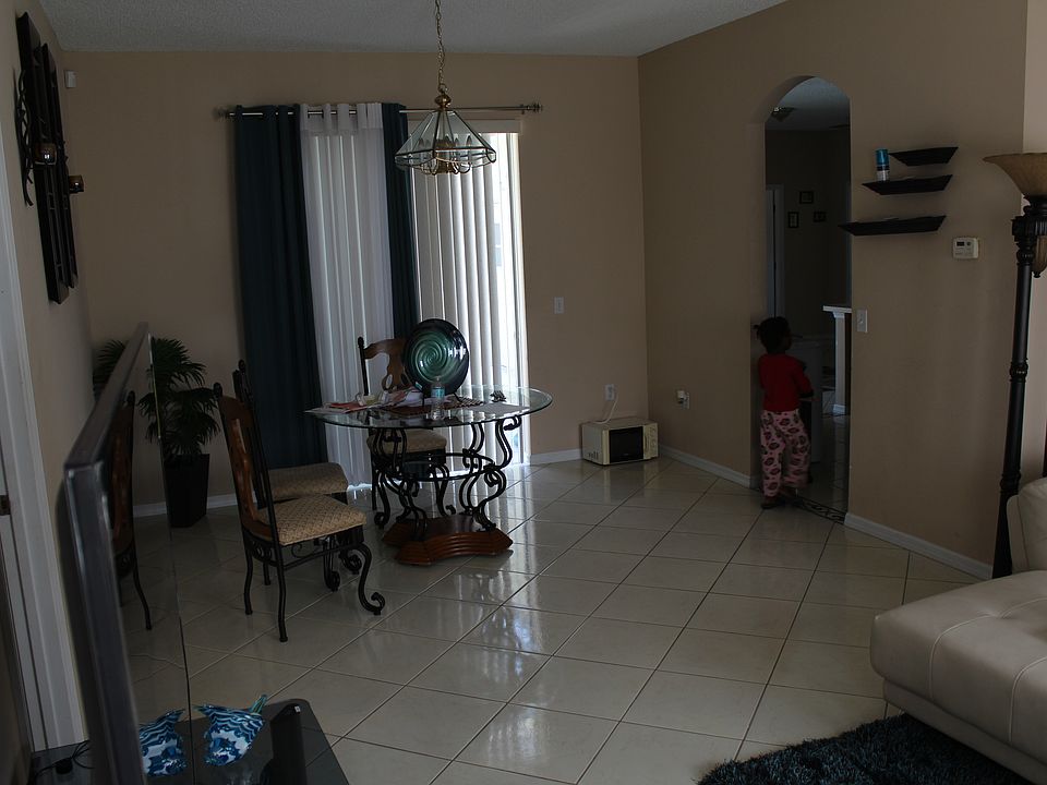 1st image of 479 Britten Dr