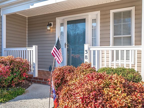 2nd image of 38 Underwood Ln