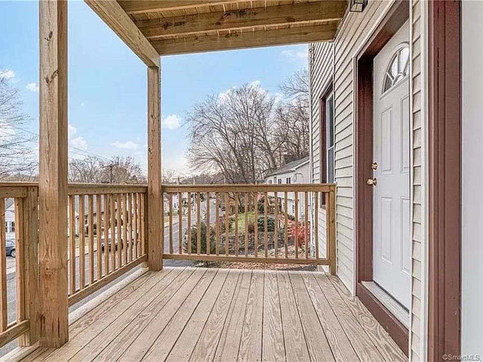 1st image of 39 Woodbridge Ave #39