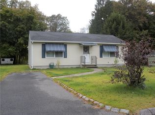 19 Hubbell Ave, Beacon Falls, CT 06403