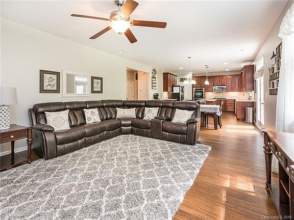 3rd image of 3012 S Legacy Park Blvd