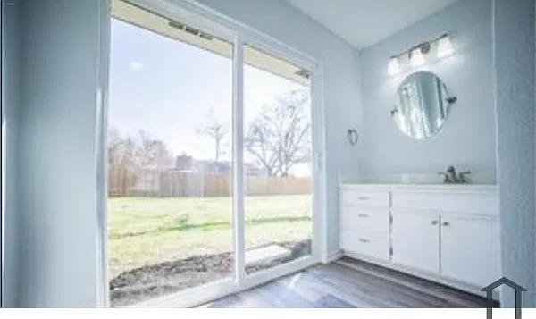 4 bed, $2,300 — Photo 3