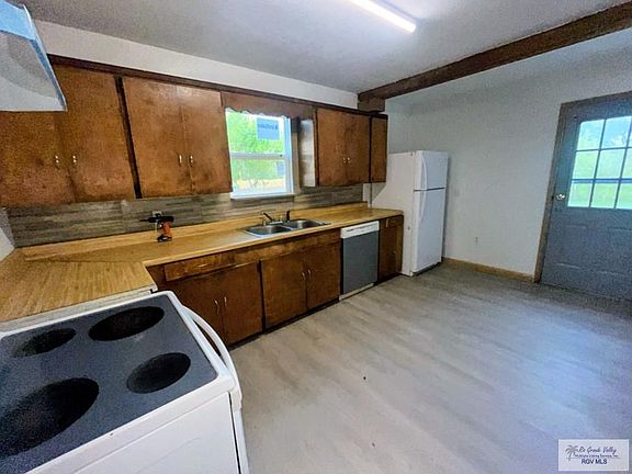 5th image of 2209 E Jackson Ave