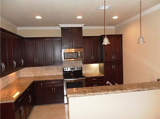 4th image of 3817 Blackhawk Ln