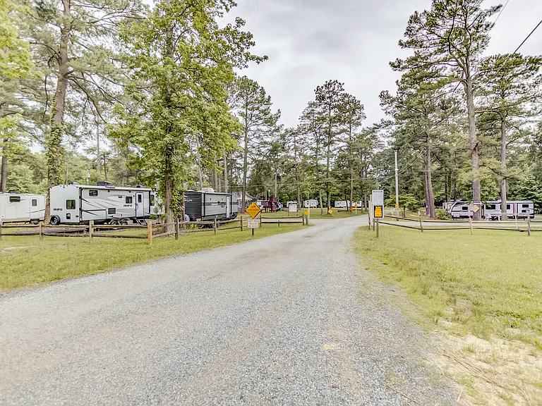 380 Clubhouse Dr #19 — Photo 13