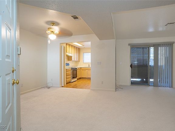 3rd image of 1541 Linnbaker Ln Unit 103