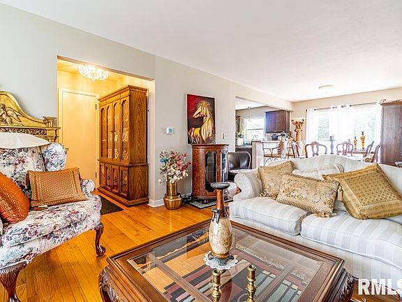 4th image of 4138 N Hawthorne Pl