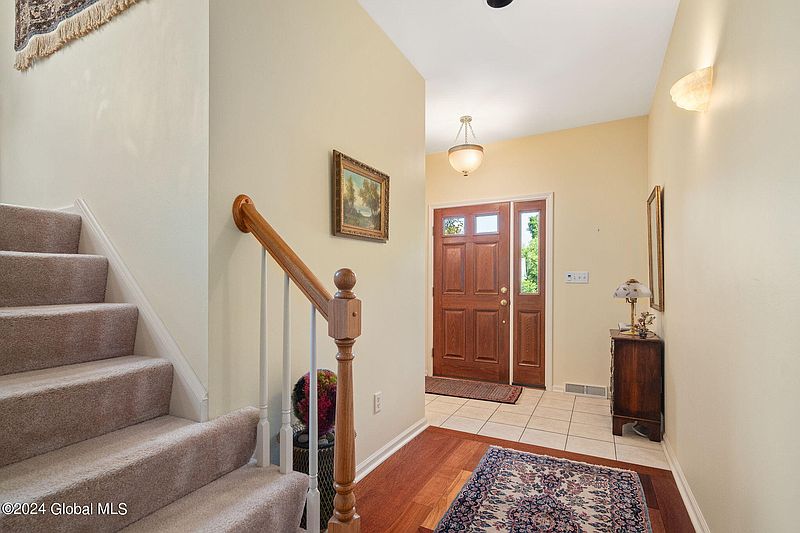 5th image of 82 Oakmont Street