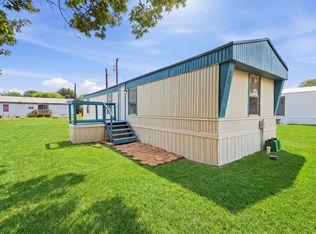 904 Flamingo Rd, Granbury, TX 76049