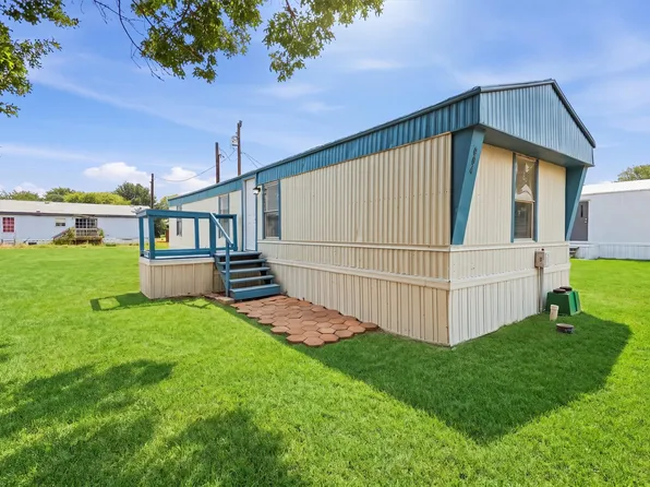 904 Flamingo Rd, Granbury, TX 76049