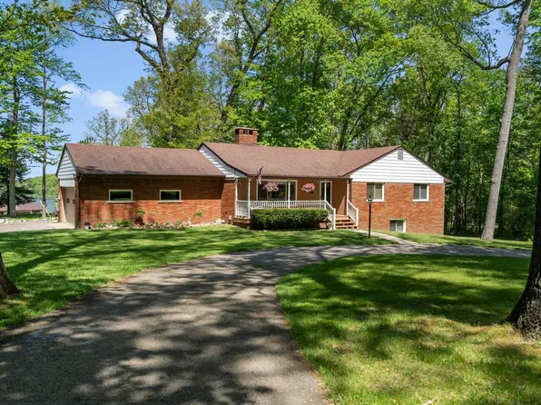 13340 Rainbow Dr, Gregory, MI 48137