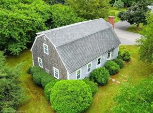 12 Old Mattapoisett Neck Rd, Mattapoisett, MA 02739
