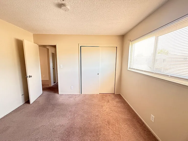 447 S E St #19 — Photo 8