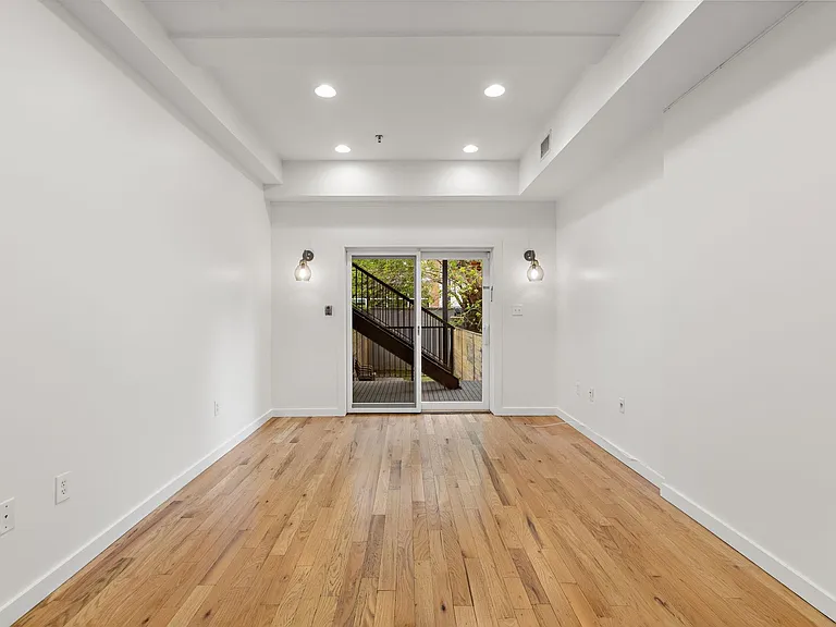 412 Monroe St #2 — Photo 12