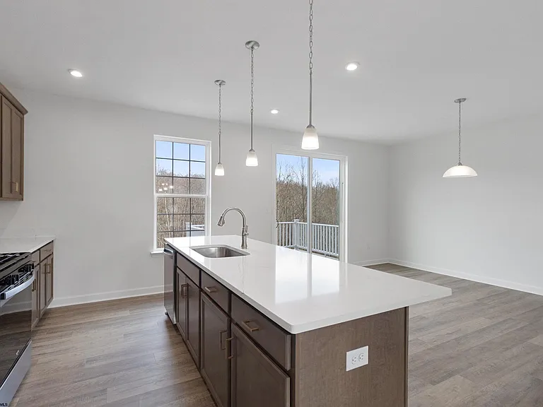 39 Dover Ct — Photo 7
