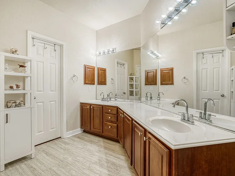 en suite bathroom