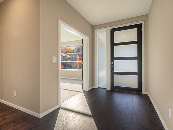 3rd image of 14515 Overlook Dr E