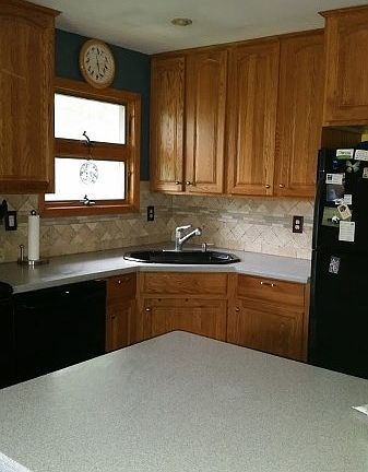3rd image of 26 Lakeshore Dr E