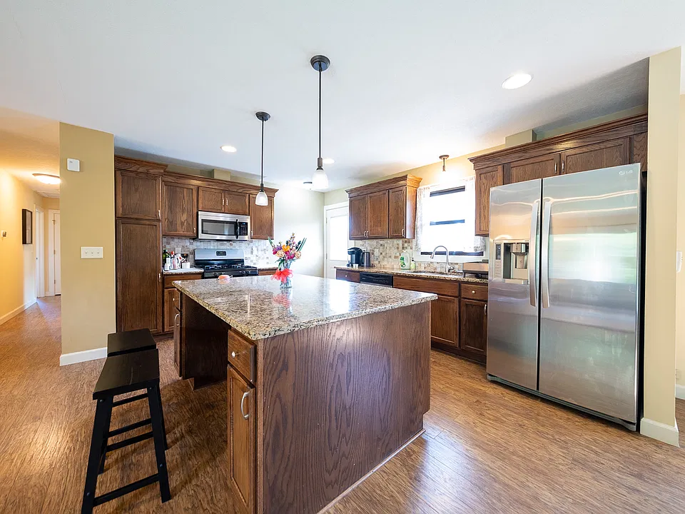 13124 Oakland Dr
