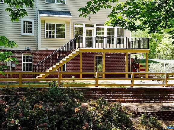 3rd image of 824 King William Dr