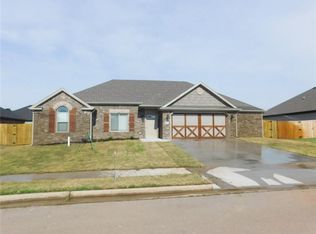421 Captain Reid Ln, Prairie Grove, AR 72753