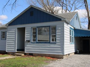 402 NW 7th St #A, Fairfield, IL