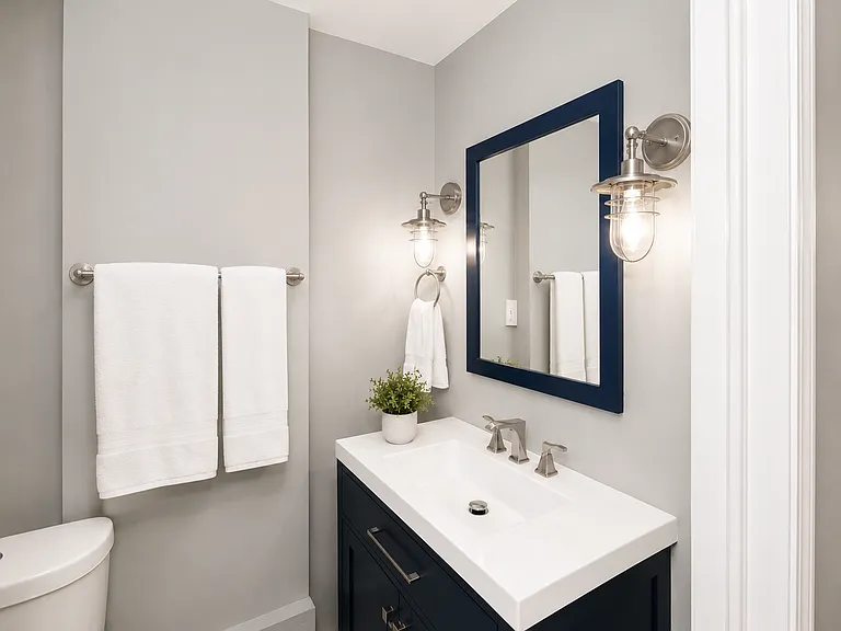 1272 Woodland Ave NE — Photo 10