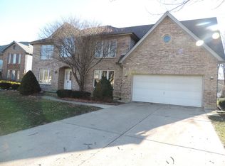 1529 Pine View Ct, Darien, IL 60561