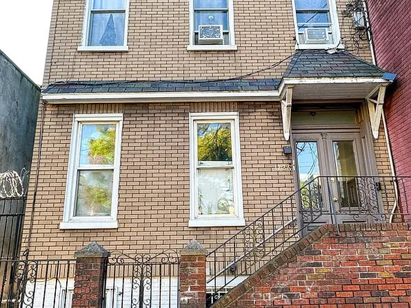 1726 Gates Ave, Flushing, NY 11385
