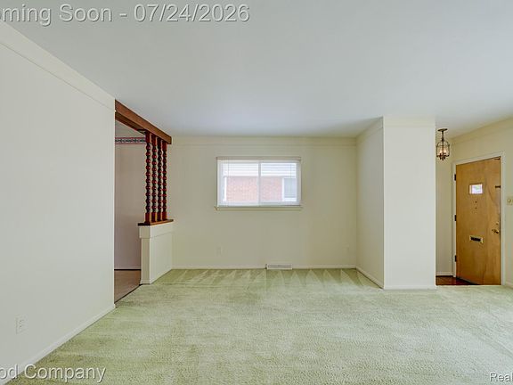 4th image of 1815 Massoit Rd