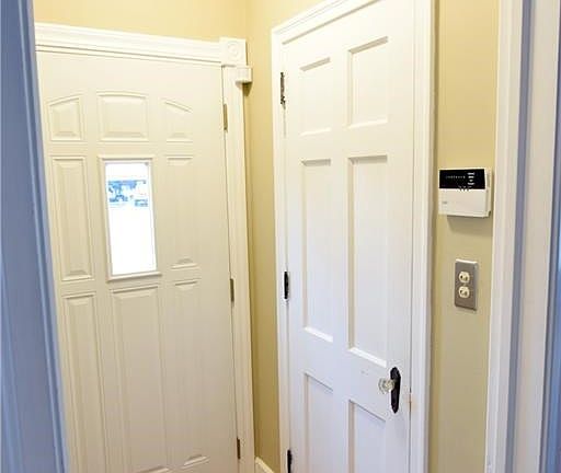 4th image of 218 Brookfield Ave